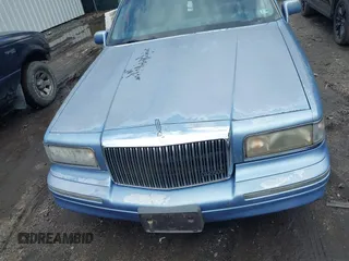 1995 Lincoln Town Car Executive with VIN 1LNLM81W9SY676031, listed as a IAAI auction lot 42537591 with 97,467 mi miles and . Bid and sale history available at DreamBid. Image 6.