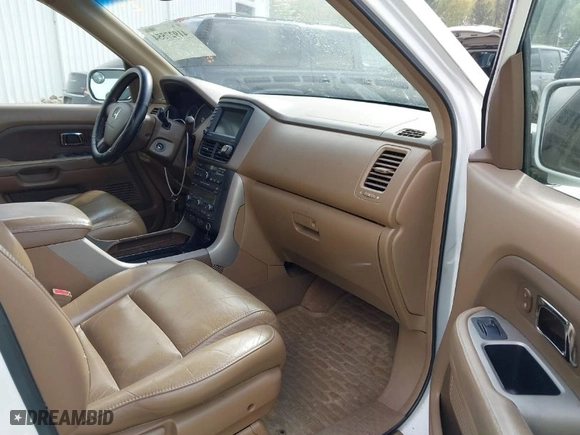 2007 Honda Pilot EX-L with VIN 5FNYF28737B011200, listed as a IAAI auction lot 41927554 with 252,073 mi miles. Bid and sale history available at carsss.com. Image 5.