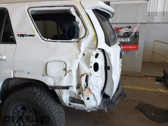 2018 Toyota 4Runner SR5 with VIN JTEBU5JRXJ5603321, listed as a IAAI auction lot 41671207 with 56,540 mi miles. Bid and sale history available at carsss.com. Image 22.