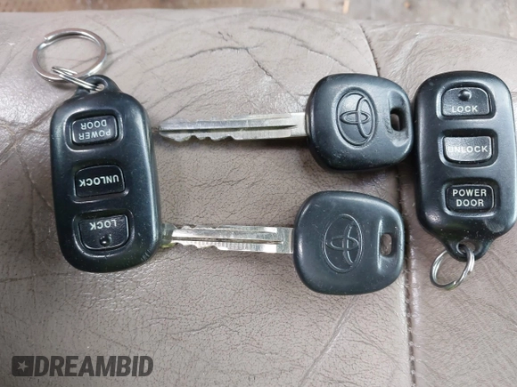 2000 Toyota Sienna LE z VIN 4T3ZF13C8YU201119, wystawiony jako IAAI lot #42052952 z przebiegiem 203 571 mil mil oraz . Historia ofert i sprzedaży dostępna na DreamBid. Obrazek 11.