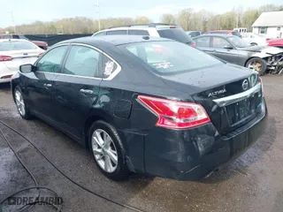 2013 Nissan Altima 2.5 SL with VIN 1N4AL3AP6DC120548, listed as a IAAI auction lot 41948141 with 257,801 mi miles. Bid and sale history available at carsss.com. Image 3.