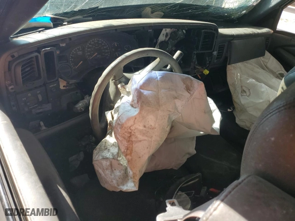 2002 Chevrolet Silverado 1500 with VIN 1GCEC14VX2Z101084, listed as a Copart auction lot 46170985 with 0 mi miles and Non Repairable. Bid and sale history available at carsss.com. Image 8.
