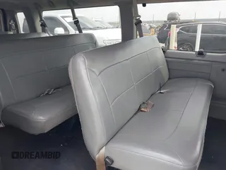 2003 Ford Econoline Passenger XL z VIN 1FBSS31L53HB42092, wystawiony jako IAAI lot #41520622 z przebiegiem 89 125 mil mil oraz . Historia ofert i sprzedaży dostępna na DreamBid. Obrazek 8.