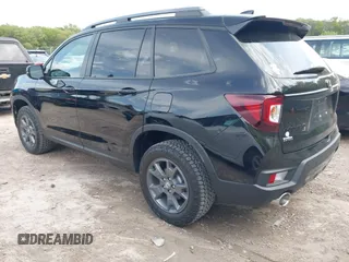 2025 Honda Passport TrailSport с VIN 5FNYF8H65SB006177, выставлен на аукционе IAAI как лот 42273695 с пробегом 1 989 миль миль и . История ставок и продаж доступна на DreamBid. Изображение 3.