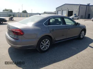 2017 Volkswagen Passat S z VIN 1VWAT7A38HC056059, wystawiony jako Copart lot #57657135 z przebiegiem 117 504 mil mil oraz Szkoda całkowita • Salvage title. Historia ofert i sprzedaży dostępna na DreamBid. Obrazek 3.
