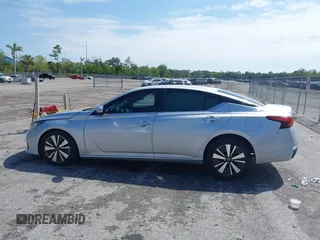 2022 Nissan Altima 2.5 SV with VIN 1N4BL4DV7NN410422, listed as a IAAI auction lot 41882216 with 7,737 mi miles. Bid and sale history available at carsss.com. Image 14.