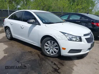 2014 Chevrolet Cruze LS with VIN 1G1PA5SH5E7218650, listed as a IAAI auction lot 42093764 with 189,813 mi miles and . Bid and sale history available at DreamBid. Image 1.