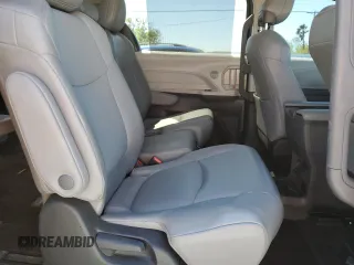 2022 Toyota Sienna XLE with VIN 5TDJRKEC4NS124379, listed as a Copart auction lot 49400375 with 222,972 mi miles and Non Repairable. Bid and sale history available at carsss.com. Image 11.