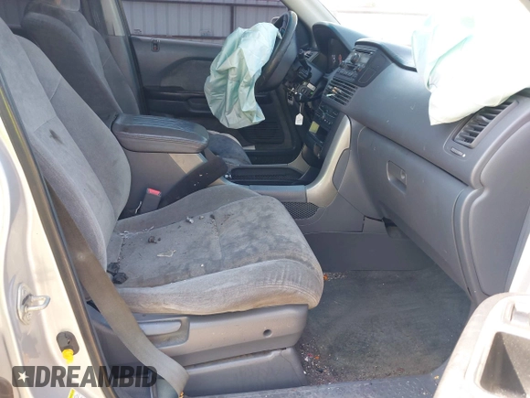 2004 Honda Pilot EX with VIN 2HKYF18434H501925, listed as a IAAI auction lot 42115835 with 271,091 mi miles and . Bid and sale history available at DreamBid. Image 5.