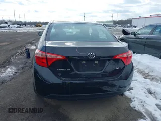 2018 Toyota Corolla L z VIN 5YFBURHE0JP801312, wystawiony jako IAAI lot #41235233 z przebiegiem 92 340 mil mil oraz . Historia ofert i sprzedaży dostępna na DreamBid. Obrazek 16.