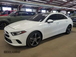 2019 Mercedes-Benz A 220 z VIN WDD3G4FBXKW035563, wystawiony jako Copart lot #57458165 z przebiegiem 79 263 mil mil oraz Czysty tytuł • Clean title. Historia ofert i sprzedaży dostępna na DreamBid. Obrazek 1.