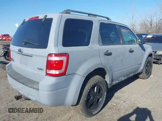 2008 Ford Escape XLT with VIN 1FMCU93198KD32038, listed as a IAAI auction lot 38925724 with 66,153 mi miles. Bid and sale history available at carsss.com. Image 4.