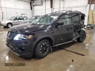 2020 Nissan Pathfinder SL z VIN 5N1DR2CM4LC599677, wystawiony jako Copart lot #45094765 z przebiegiem 67 481 mil mil oraz Nie do naprawy. Historia ofert i sprzedaży dostępna na DreamBid. Obrazek 1.