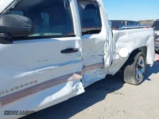 2007 Chevrolet Silverado 1500 LT w/1LT with VIN 1GCEC19J57Z502572, listed as a IAAI auction lot 36419017 with 408,345 mi miles. Bid and sale history available at carsss.com. Image 6.