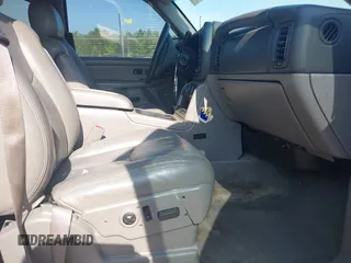 2004 Chevrolet Tahoe LS with VIN 1GNEK13Z94R252144, listed as a IAAI auction lot 42154641 with 201,247 mi miles. Bid and sale history available at carsss.com. Image 5.