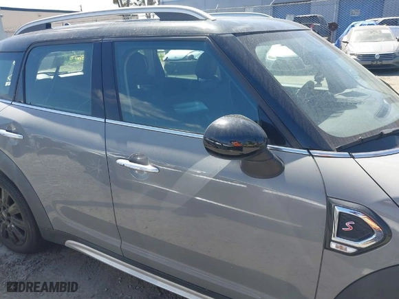 2019 MINI Countryman Cooper S with VIN WMZYT3C58K3E98133, listed as a IAAI auction lot 41824684 with 56,136 mi miles. Bid and sale history available at carsss.com. Image 14.