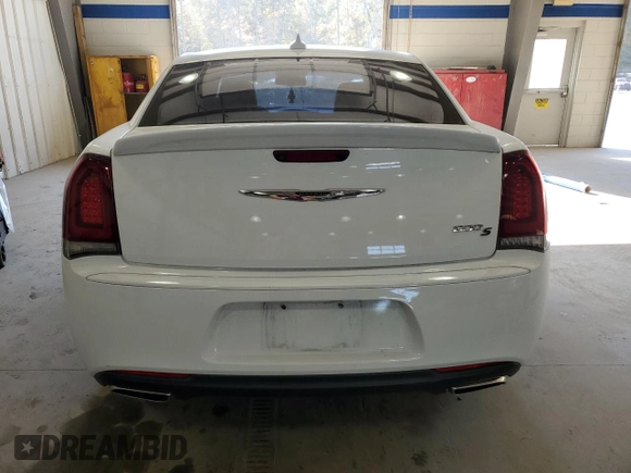 2020 Chrysler 300 S z VIN 2C3CCABT9LH181069, wystawiony jako Copart lot #76281354 z przebiegiem 66 773 mil mil oraz Szkoda całkowita • Salvage title. Historia ofert i sprzedaży dostępna na DreamBid. Obrazek 6.