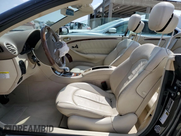 2008 Mercedes-Benz CLK 350 с VIN WDBTK56F18F244120, выставлен на аукционе Copart как лот 52082125 с пробегом 50 101 миль миль и На запчасти • Non repairable. История ставок и продаж доступна на DreamBid. Изображение 7.