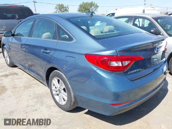 2016 Hyundai Sonata SE z VIN 5NPE24AF2GH290815, wystawiony jako IAAI lot #42314347 z przebiegiem 126 116 mil mil oraz . Historia ofert i sprzedaży dostępna na DreamBid. Obrazek 3.