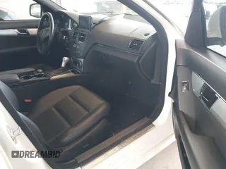 2008 Mercedes-Benz C 300 Sport z VIN WDDGF54X48F117547, wystawiony jako IAAI lot #41764470 z przebiegiem 93 631 mil mil oraz . Historia ofert i sprzedaży dostępna na DreamBid. Obrazek 5.