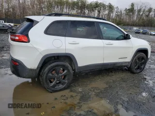 2016 Jeep Cherokee Latitude z VIN 1C4PJMCS1GW139920, wystawiony jako Copart lot #49868215 z przebiegiem 181 977 mil mil oraz Szkoda całkowita • Salvage title. Historia ofert i sprzedaży dostępna na DreamBid. Obrazek 3.