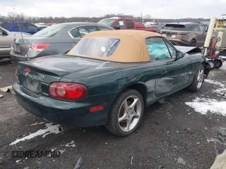2001 Mazda MX-5 Miata z VIN JM1NB353510216609, wystawiony jako IAAI lot #41298866 z przebiegiem 183 388 mil mil oraz . Historia ofert i sprzedaży dostępna na DreamBid. Obrazek 4.