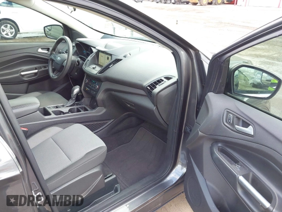 2019 Ford Escape SE with VIN 1FMCU0GDXKUB95350, listed as a IAAI auction lot 42154622 with 109,309 mi miles. Bid and sale history available at carsss.com. Image 5.