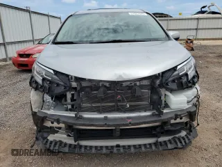 2021 Toyota Sienna XLE z VIN 5TDJRKEC4MS003091, wystawiony jako Copart lot #51657445 z przebiegiem 56 092 mil mil oraz Szkoda całkowita • Salvage title. Historia ofert i sprzedaży dostępna na DreamBid. Obrazek 5.