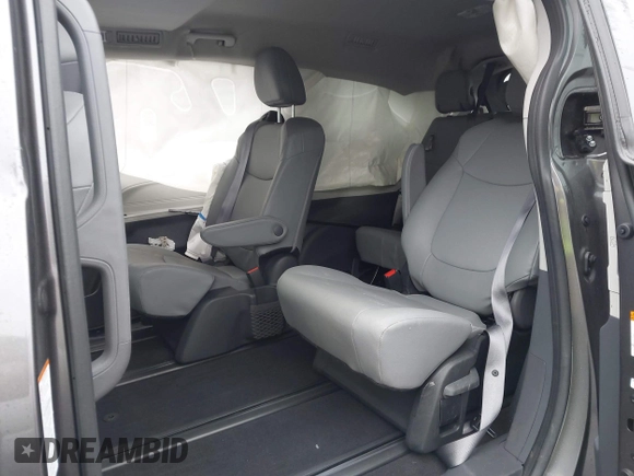 2024 Toyota Sienna XLE with VIN 5TDJSKFC8RS134633, listed as a IAAI auction lot 41498598 with 9,689 mi miles and . Bid and sale history available at DreamBid. Image 8.