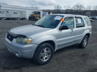 2005 Ford Escape Limited with VIN 1FMYU94125KA81010, listed as a IAAI auction lot 41865373 with 123,972 mi miles. Bid and sale history available at carsss.com. Image 2.