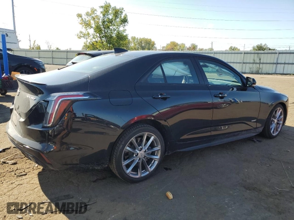 2022 Cadillac CT4-V z VIN 1G6DH5RL2N0121059, wystawiony jako Copart lot #71968614 z przebiegiem 55 049 mil mil oraz Szkody całkowita. Historia ofert i sprzedaży dostępna na DreamBid. Obrazek 3.