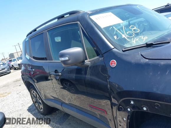 2017 Jeep Renegade Deserthawk z VIN ZACCJBCB4HPF18220, wystawiony jako IAAI lot #41719737 z przebiegiem 87 332 mil mil oraz . Historia ofert i sprzedaży dostępna na DreamBid. Obrazek 14.