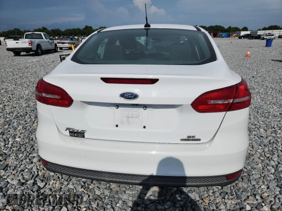 2015 Ford Focus SE with VIN 1FADP3F26FL276350, listed as a Copart auction lot 58828865 with 110,548 mi miles and Clean title. Bid and sale history available at DreamBid. Image 6.