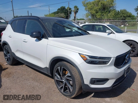 2021 Volvo XC40 R-Design z VIN YV4AC2HM8M2562007, wystawiony jako IAAI lot #42047885 z przebiegiem Nie podano mil oraz . Historia ofert i sprzedaży dostępna na DreamBid. Obrazek 1.