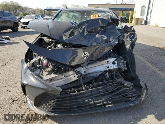 2025 Toyota Camry LE z VIN 4T1DAACK5SU523538, wystawiony jako Copart lot #55269975 z przebiegiem Nie podano mil oraz Nie do naprawy • Non repairable. Historia ofert i sprzedaży dostępna na DreamBid. Obrazek 5.