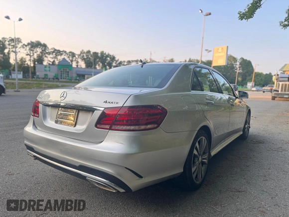 2016 Mercedes-Benz E 350 Luxury with VIN WDDHF8JB8GB198055, listed as a Copart auction lot 61106865 with 90,962 mi miles and Clean title. Bid and sale history available at DreamBid. Image 4.