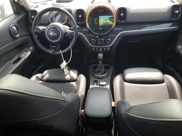 2017 MINI Countryman Cooper S with VIN WMZYT3C3XH3D98204, listed as a Copart auction lot 51047635 with 71,428 mi miles and Salvage title. Bid and sale history available at DreamBid. Image 8.
