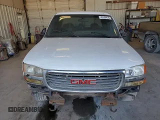 2000 GMC New Sierra 1500 SL with VIN 2GTEC19V1Y1331705, listed as a Copart auction lot 43594875 with 318,533 mi miles and Clean Title. Bid and sale history available at carsss.com. Image 5.