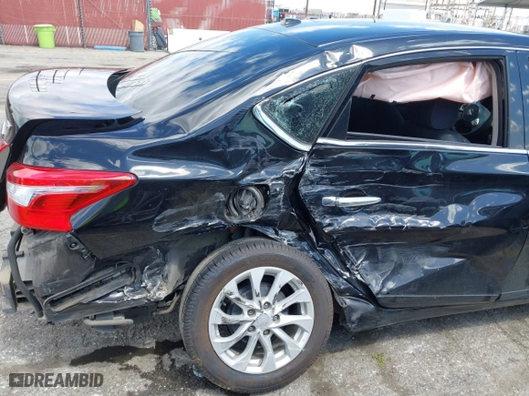 2019 Nissan Sentra SR with VIN 3N1AB7AP3KY333145, listed as a IAAI auction lot 41939140 with 123,502 mi miles. Bid and sale history available at carsss.com. Image 20.