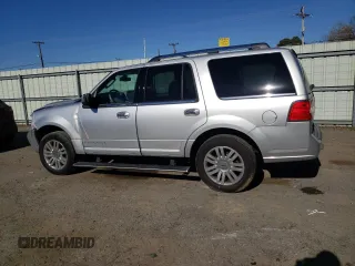 2011 Lincoln Navigator z VIN 5LMJJ2H55BEJ08058, wystawiony jako Copart lot #89203185 z przebiegiem 125 732 mil mil oraz Szkoda całkowita • Salvage title. Historia ofert i sprzedaży dostępna na DreamBid. Obrazek 2.