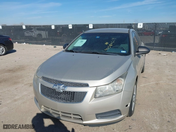 2014 Chevrolet Cruze LS with VIN 1G1PA5SH6E7362014, listed as a IAAI auction lot 41580639 with 124,085 mi miles. Bid and sale history available at carsss.com. Image 17.