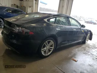 2013 Tesla Model S with VIN 5YJSA1DN1DFP12218, listed as a Copart auction lot 54717725 with Not Provided miles and Non Repairable. Bid and sale history available at carsss.com. Image 3.