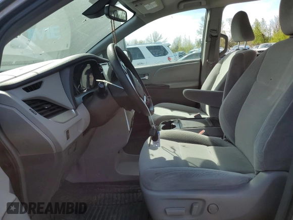 2019 Toyota Sienna LE Auto Access Seat with VIN 5TDKZ3DC1KS009648, listed as a Copart auction lot 52910155 with 68,417 mi miles and Salvage Title. Bid and sale history available at DreamBid. Image 7.