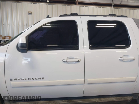 2007 Chevrolet Avalanche LTZ with VIN 3GNFK12307G166372, listed as a IAAI auction lot 41734253 with Not Provided miles. Bid and sale history available at carsss.com. Image 14.