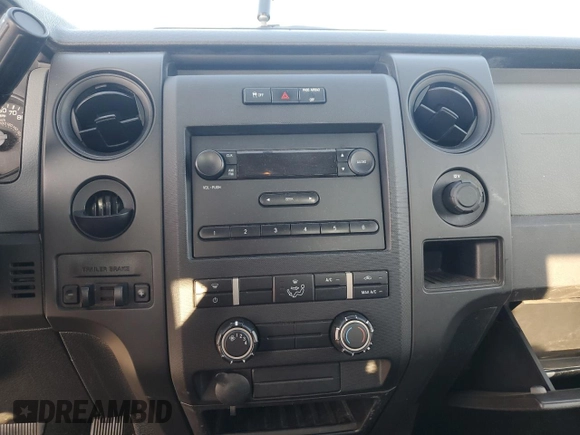 2013 Ford F-150 XL с VIN 1FTMF1CM4DKG33728, выставлен на аукционе Copart как лот 64748875 с пробегом 61 417 миль миль и Списание • Salvage title. История ставок и продаж доступна на DreamBid. Изображение 10.