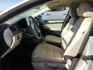 2012 Volkswagen Jetta SE z VIN 3VWDP7AJ1CM321623, wystawiony jako Copart lot #83437314 z przebiegiem 234 496 mil mil oraz Szkoda całkowita • Salvage title. Historia ofert i sprzedaży dostępna na DreamBid. Obrazek 7.