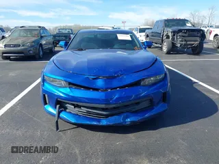 2017 Chevrolet Camaro 1LT z VIN 1G1FB1RX5H0103123, wystawiony jako IAAI lot #41801944 z przebiegiem 179 495 mil mil oraz . Historia ofert i sprzedaży dostępna na DreamBid. Obrazek 12.