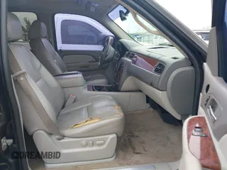 2008 Chevrolet Tahoe LTZ с VIN 1GNFC13018R151706, выставлен на аукционе IAAI как лот 41234053 с пробегом Не указан миль и . История ставок и продаж доступна на DreamBid. Изображение 5.