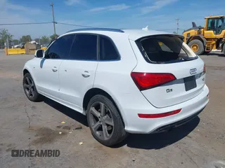 2014 Audi Q5 Premium Plus z VIN WA1DGAFP4EA059538, wystawiony jako IAAI lot #42158230 z przebiegiem 114 321 mil mil oraz . Historia ofert i sprzedaży dostępna na DreamBid. Obrazek 3.