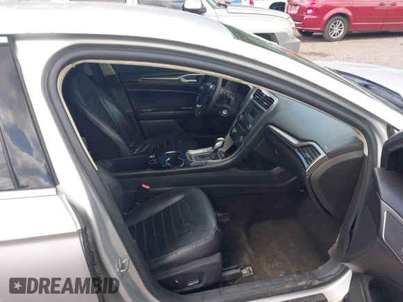 2014 Ford Fusion SE with VIN 3FA6P0H93ER299697, listed as a IAAI auction lot 42139387 with Not Provided miles and . Bid and sale history available at carsss.com. Image 5.
